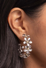 Load image into Gallery viewer, Floral Flamenco