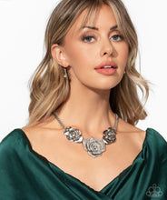 Load image into Gallery viewer, Bouquet Beacon - White