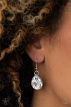 Load image into Gallery viewer, Show- Stopping Shimmer