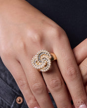 Load image into Gallery viewer, Pearl Punch - Gold
