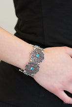 Load image into Gallery viewer, EMPRESS-ive Shimmer - Blue

